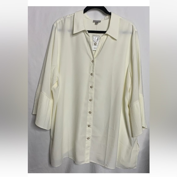 3/$30 NWT Avenue Size
22/24 Button Up Blouse 3/4
Pleated Kimono Style Sleeve - Picture 1 of 16